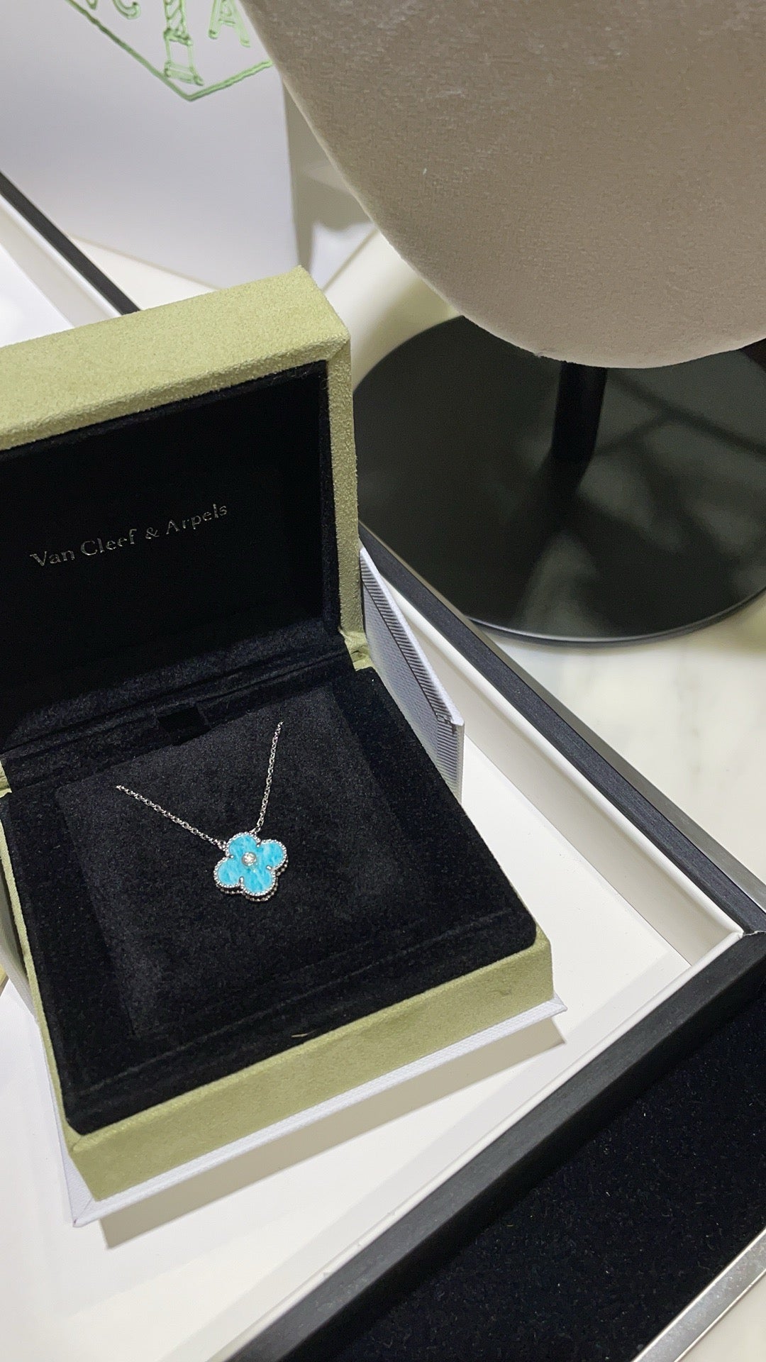 [Vintora]COLLIER EN PORCELAINE SVRES DIAMANT 15 MM TRÈFLE ARGENT