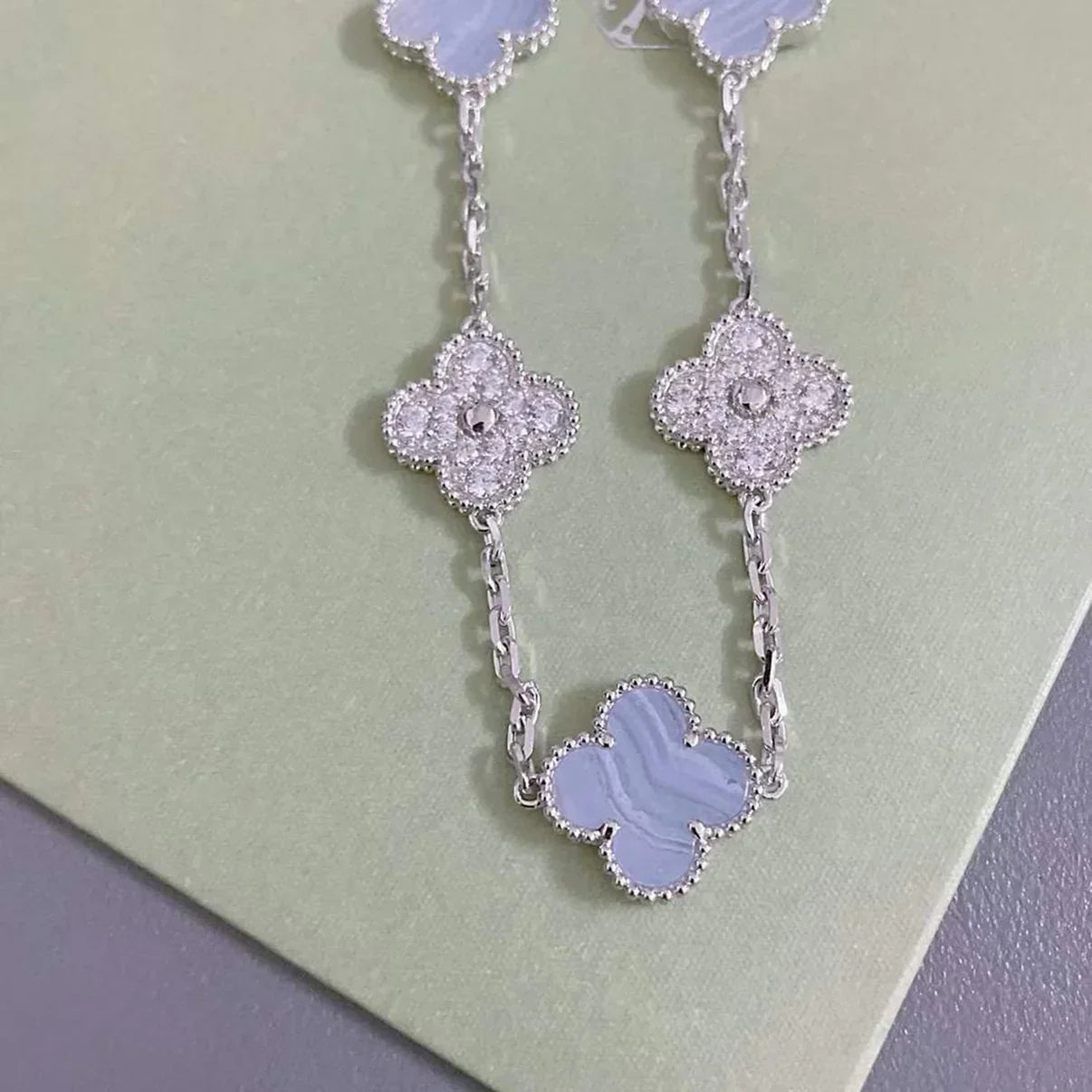 [?Vintora] CLOVER 5 MOTIF PURPLE CHALCEDONY BRACELET COLLECTION