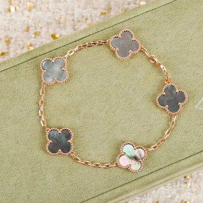 [?Vintora] CLOVER 5 MOTIF GRAY MOP BRACELET COLLECTION