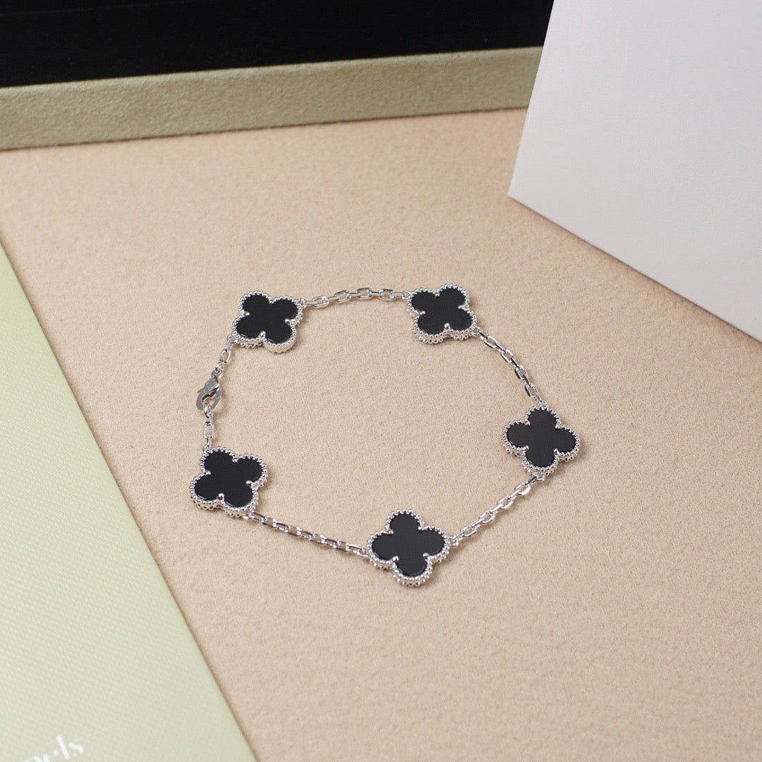[?Vintora] CLOVER 5 MOTIF ONYXS BRACELET COLLECTION