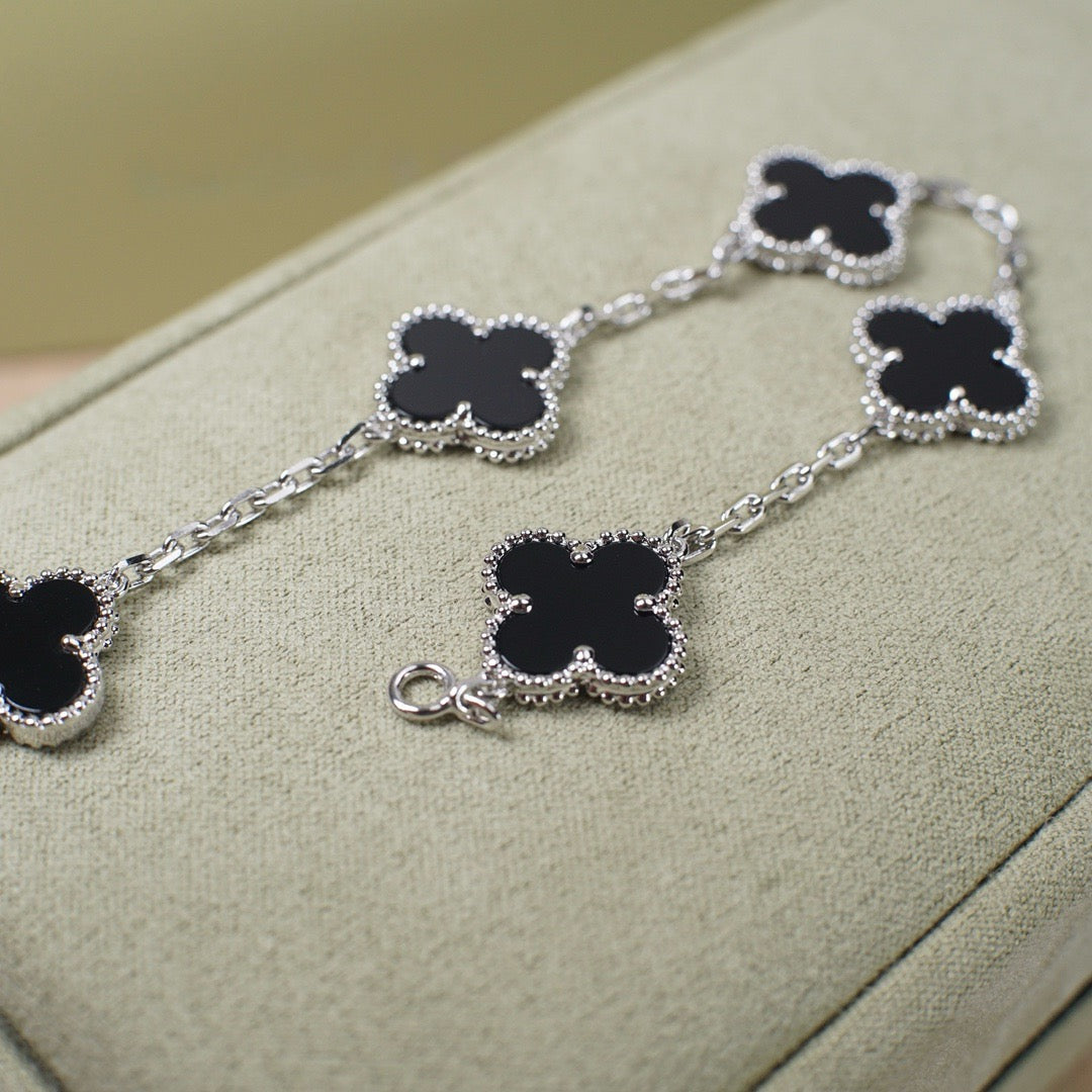 [?Vintora] CLOVER 5 MOTIF ONYXS BRACELET COLLECTION