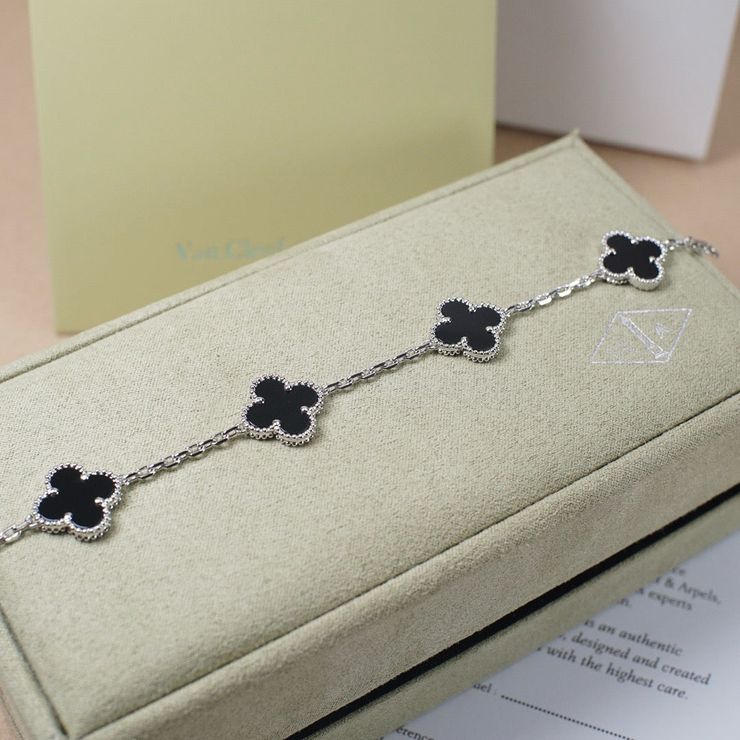[?Vintora] CLOVER 5 MOTIF ONYXS BRACELET COLLECTION