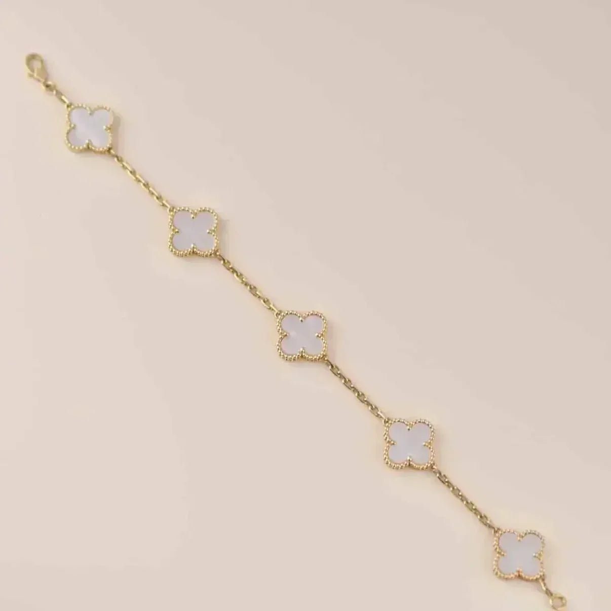 [?Vintora]CLOVER WHITE PEARL MOP 5 MOTIF BRACELET COLLECTION