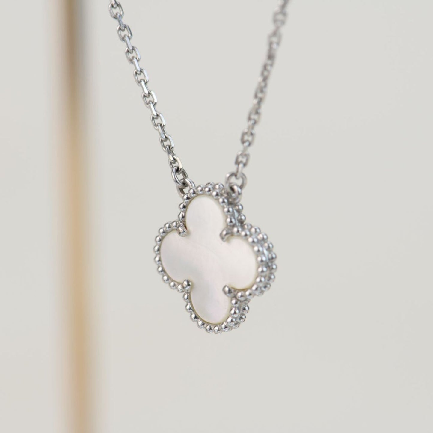 [Vintora]TRÈFLE 15MM NACRE BLANCHE ARGENT
