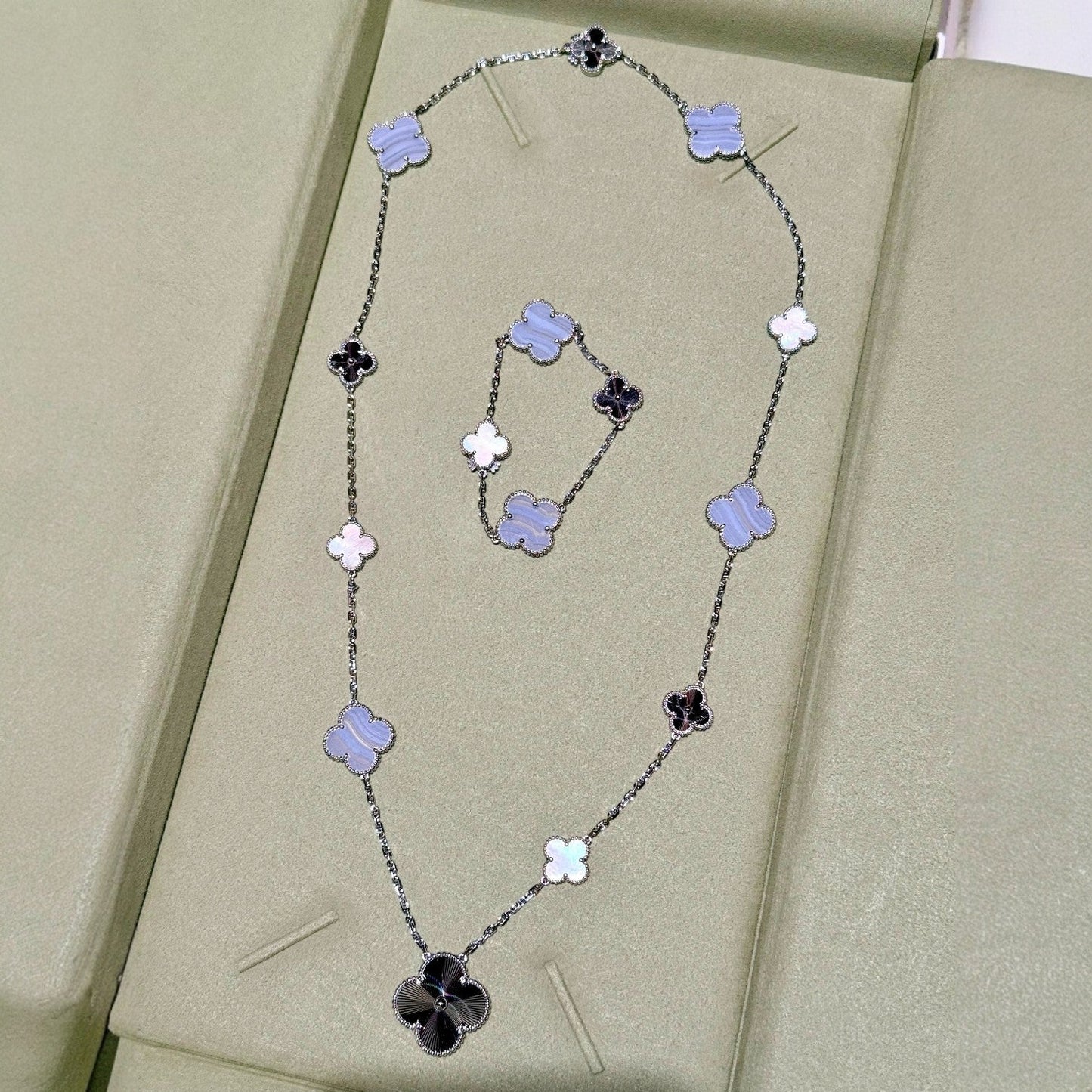 [?Vintora]DETACHABLE CLOVER 15(11+4) FLOWER SILVER NECKLACE SET