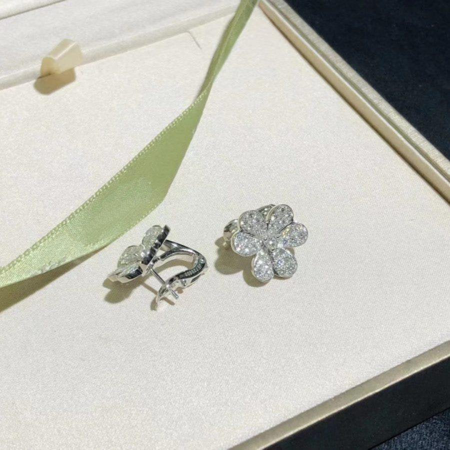 [Vintora]BOUCLES D'OREILLES FRIVOLE FLEUR ARGENTÉE DIAMANT
