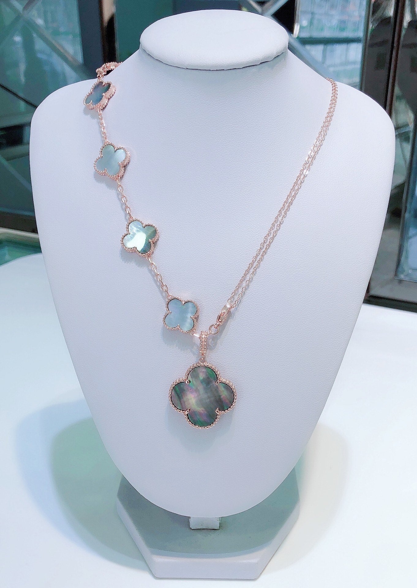 [Vintora]BRACELET ET COLLIER COMBINÉS 5 MOTIFS NACRE FONCÉE OR ROSE