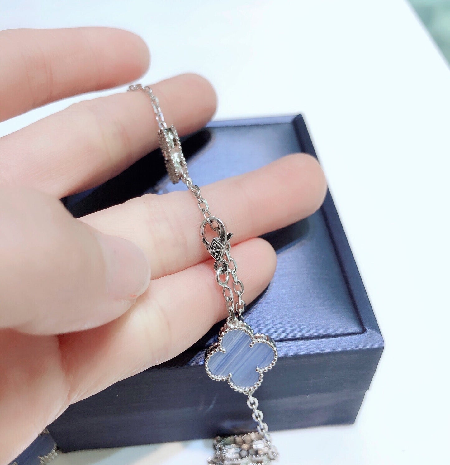 [Vintora]COLLIER TRÈFLE 10 MOTIFS CHALCEDOINE DIAMANTS ARGENT