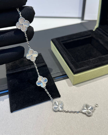 [?Vintora] CLOVER 5 MOTIF LASER BRACELET COLLECTION